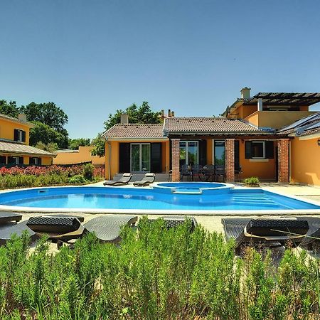 Režanci Villas Vea Histria מראה חיצוני תמונה