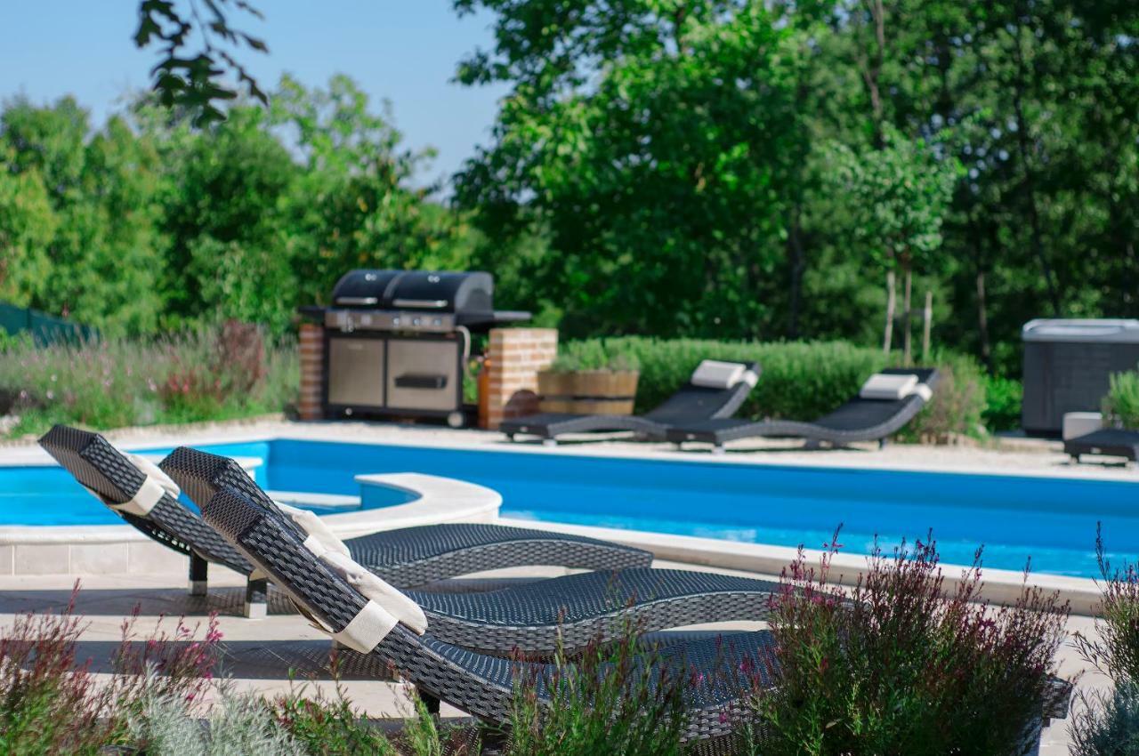 Režanci Villas Vea Histria מראה חיצוני תמונה