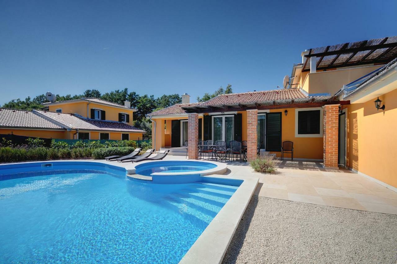 Režanci Villas Vea Histria מראה חיצוני תמונה
