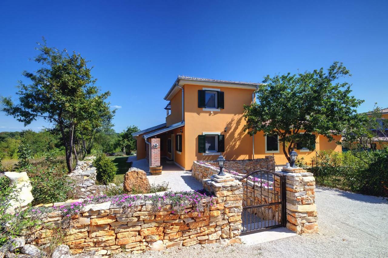 Režanci Villas Vea Histria מראה חיצוני תמונה