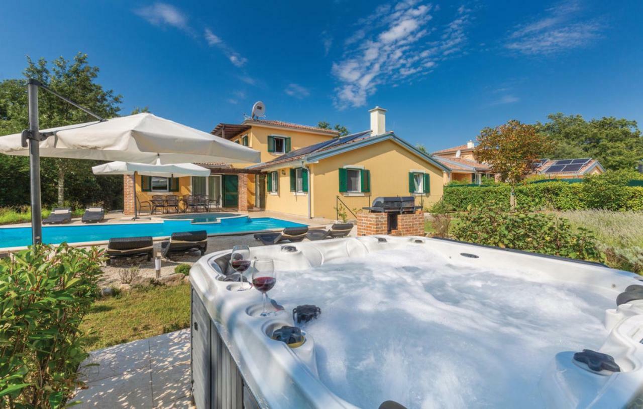 Režanci Villas Vea Histria מראה חיצוני תמונה
