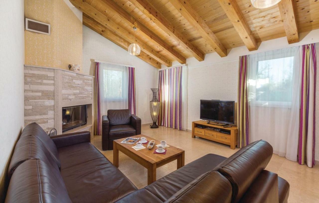 Režanci Villas Vea Histria מראה חיצוני תמונה