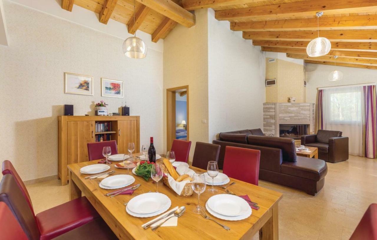 Režanci Villas Vea Histria מראה חיצוני תמונה